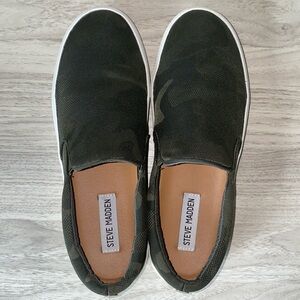 Steve Madden Camo Slip ons